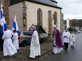 Bischof Dr. Michael Gerber besucht St. Crescentius (Foto: Karl-Franz Thiede)